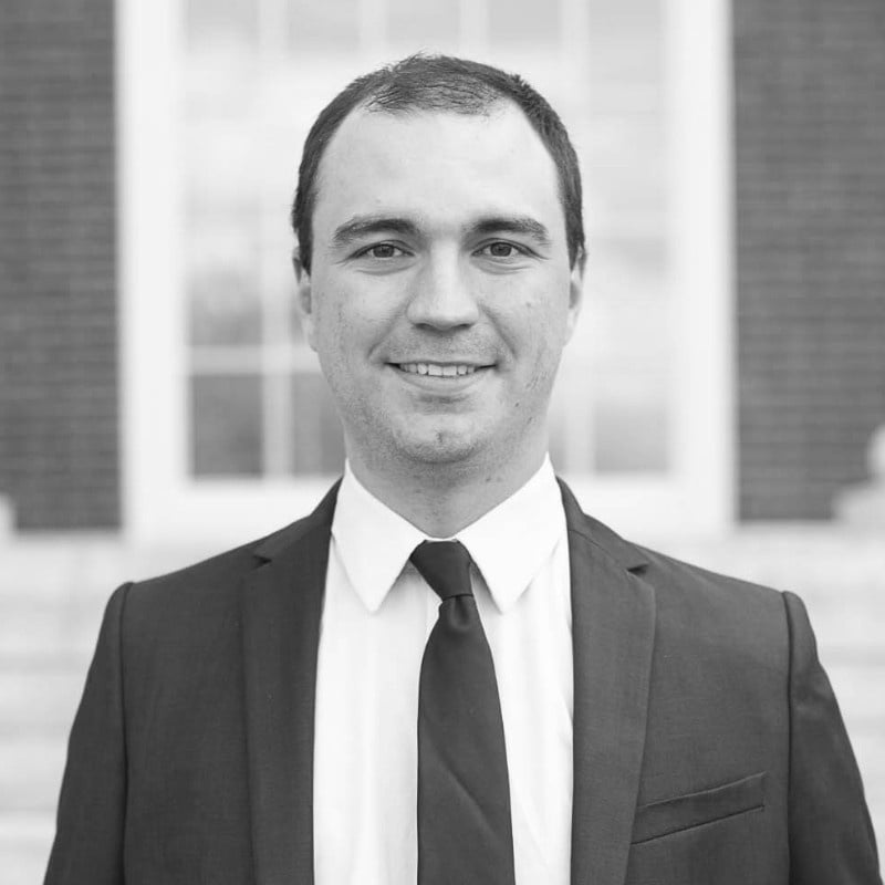 Adrien Foucault, Harvard MBA and ex-McKinsey consultant, founder of Spaik AI training company - professional business portrait